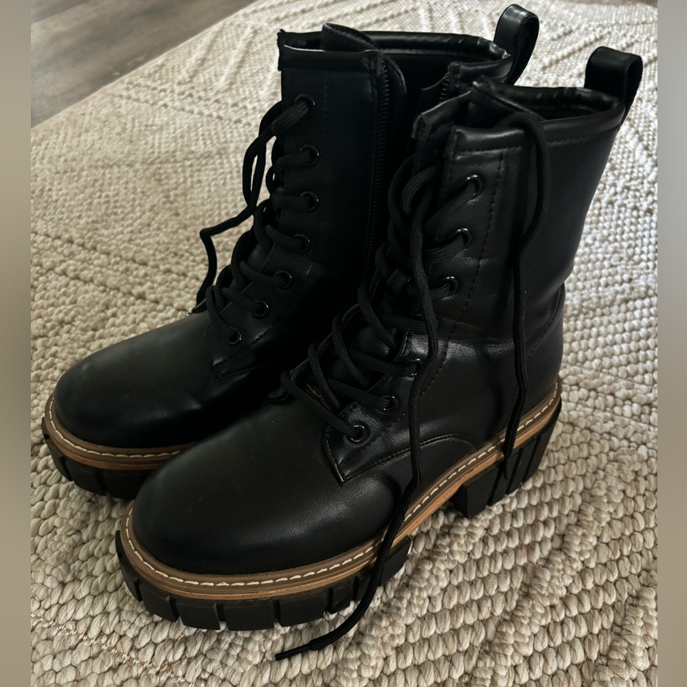 Black boots women’s size 37